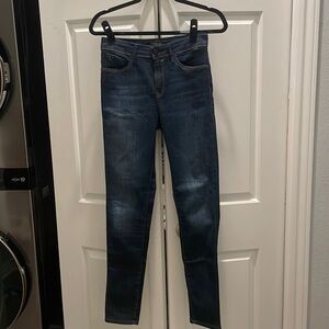Dark wash super skinny jeans